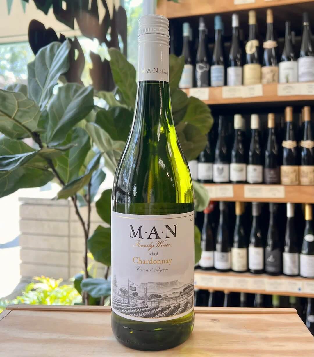 Rượu Vang Trắng MAN Family Wine Chardonnay - Hình ảnh 2
