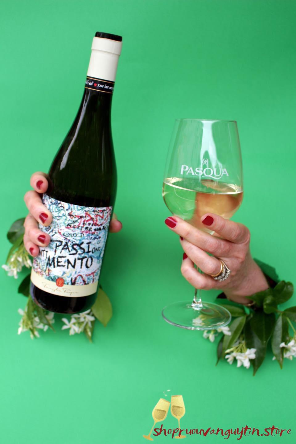 Pasqua Romeo & Juliet Passione Sentimento White; PASQUA ROMEO & JULIET (Passione Sentimento) – White