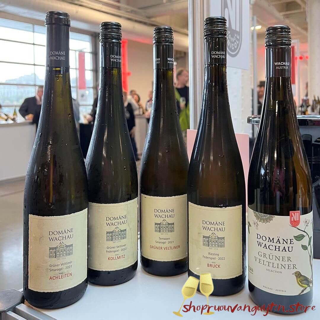 Rượu Vang Áo WACHAU GRÜNER VELTLINER FEDERSPIEL RIED KREUZBERG 2022