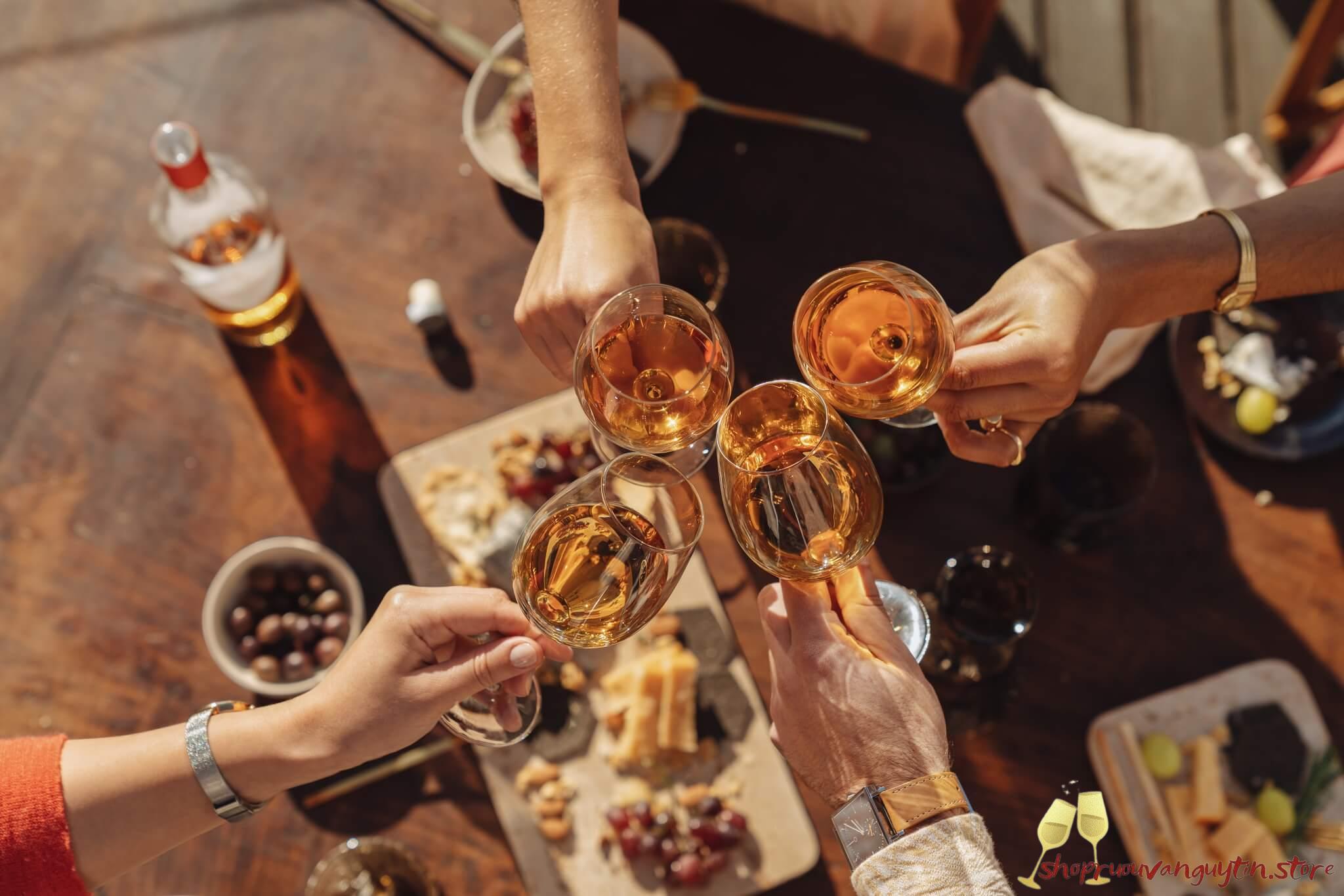 Rượu Vang Port Churchill’s Dry White Port